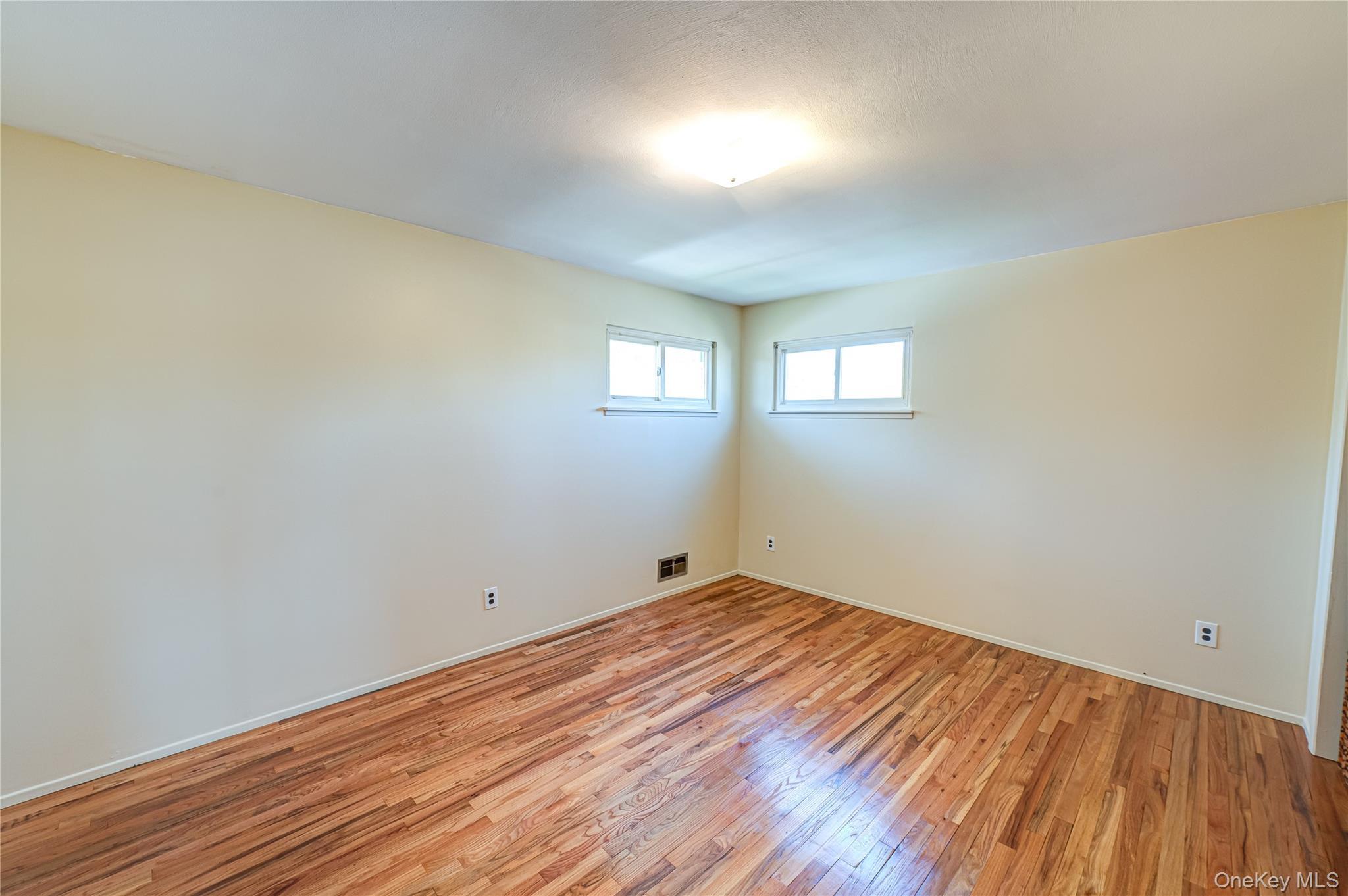 Single Family Wellwood  Suffolk County, NY 11757, MLS-921407-8