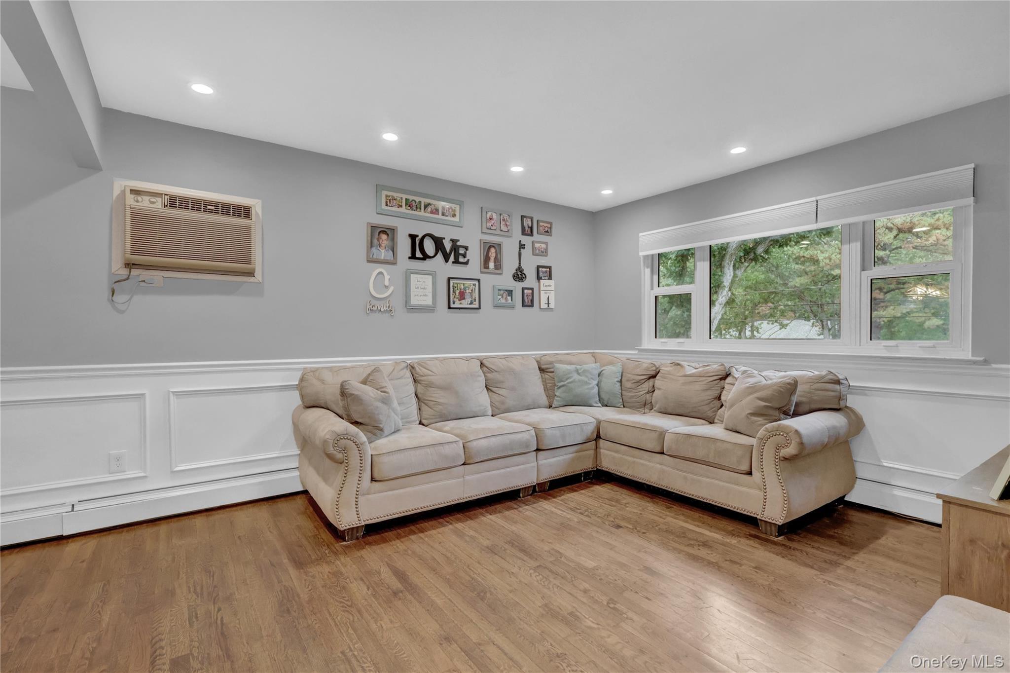 Single Family Forrestall  Suffolk County, NY 11950, MLS-921411-4