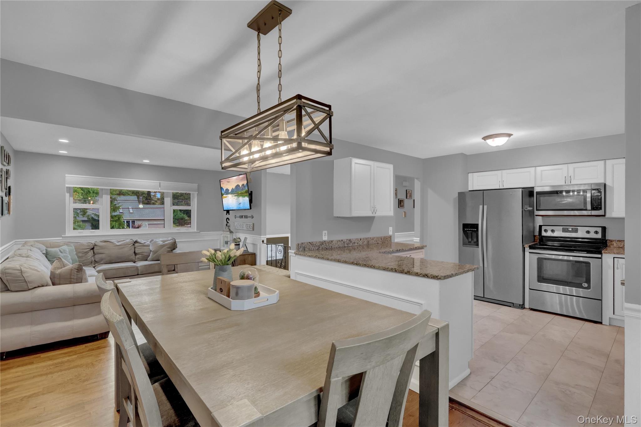 Single Family Forrestall  Suffolk County, NY 11950, MLS-921411-8