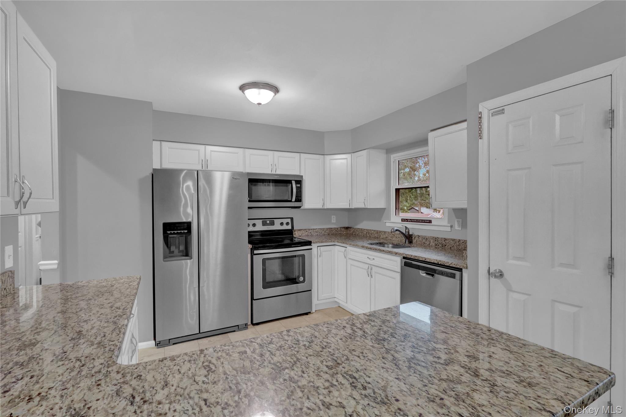 Single Family Forrestall  Suffolk County, NY 11950, MLS-921411-9