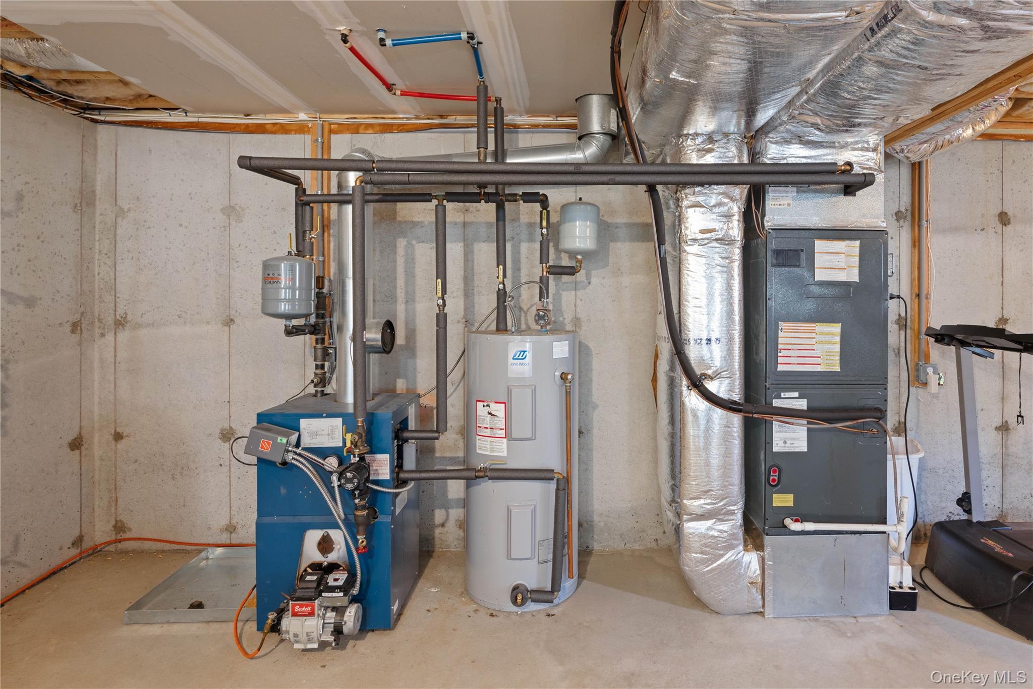 Single Family Homestead Suffolk County, NY 11944, MLS-921412-24