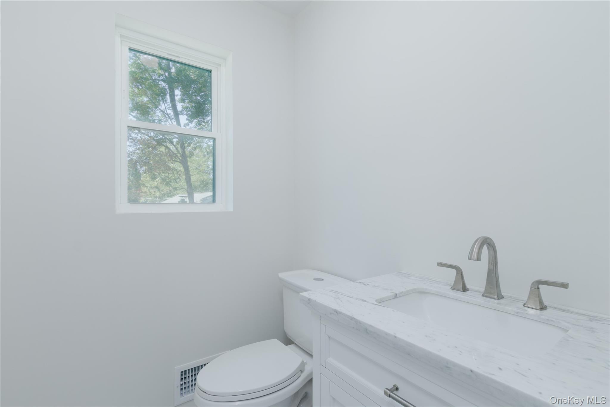 Single Family Mckinley Suffolk County, NY 11951, MLS-921414-20