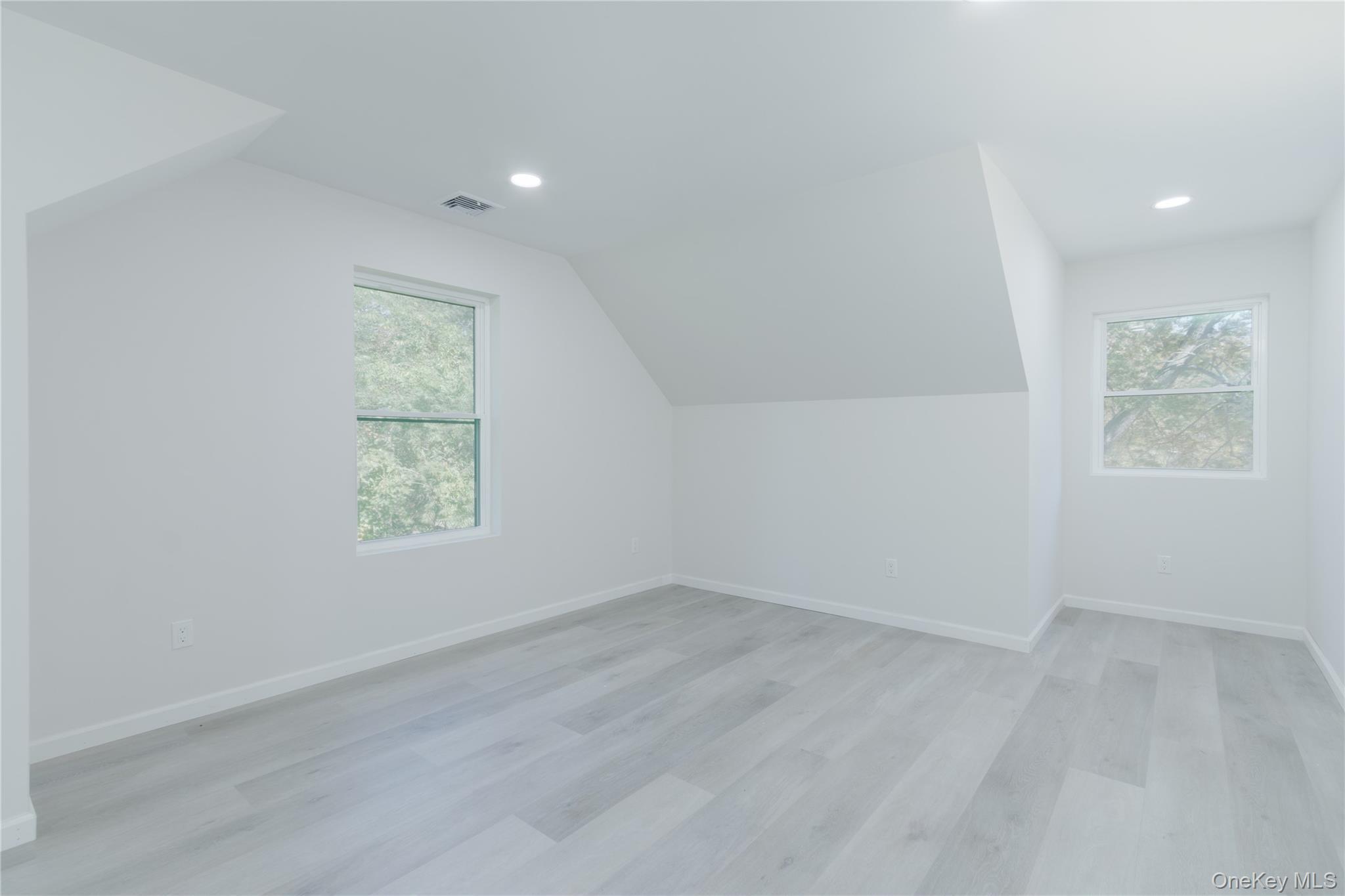 Single Family Mckinley Suffolk County, NY 11951, MLS-921414-26