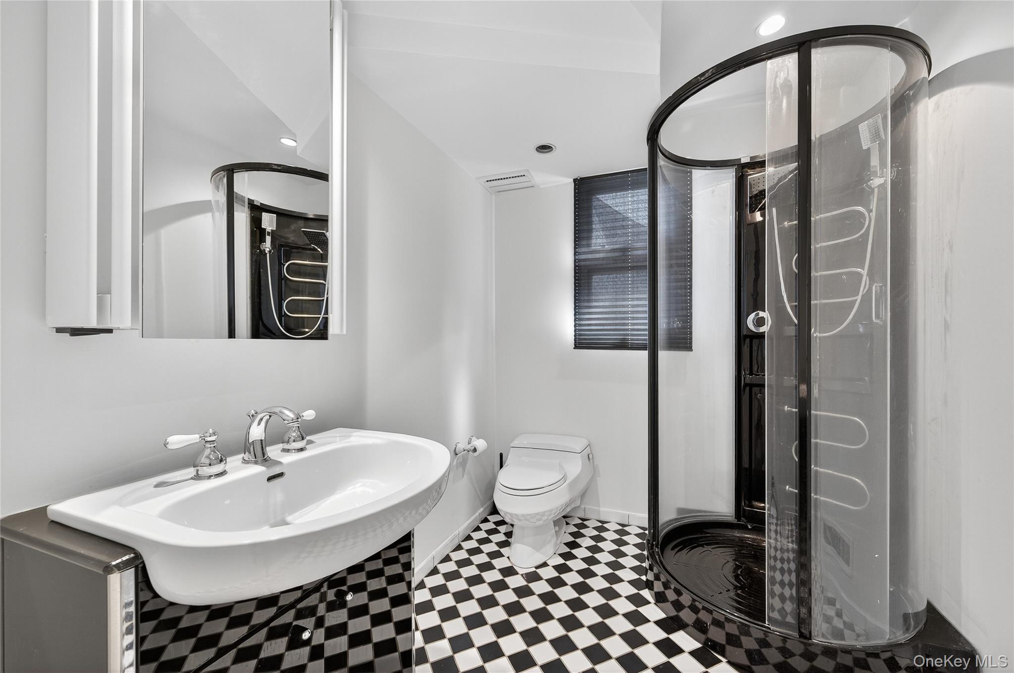 Single Family Hummingbird Nassau County, NY 11576, MLS-921424-14