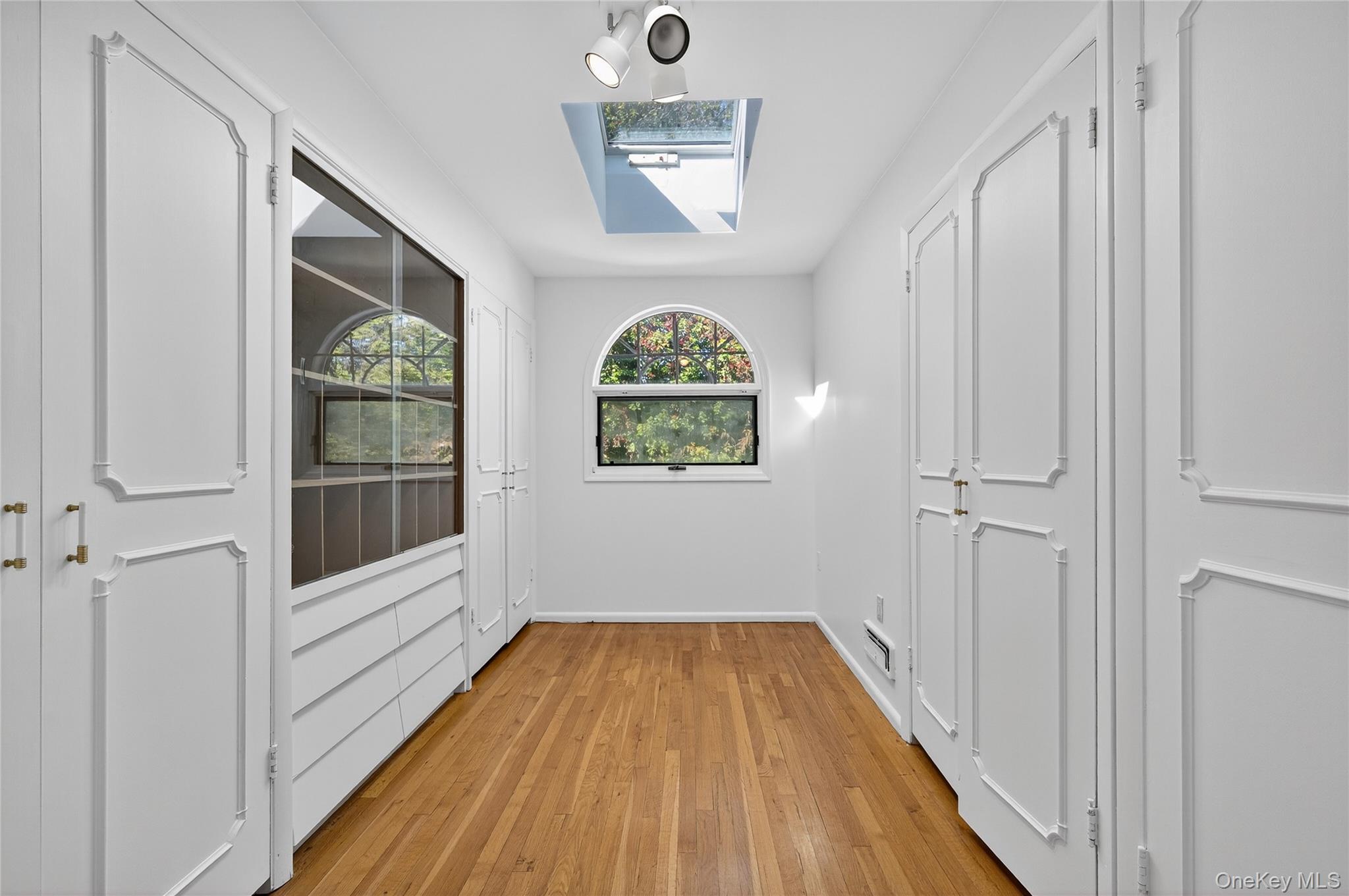 Single Family Hummingbird Nassau County, NY 11576, MLS-921424-18