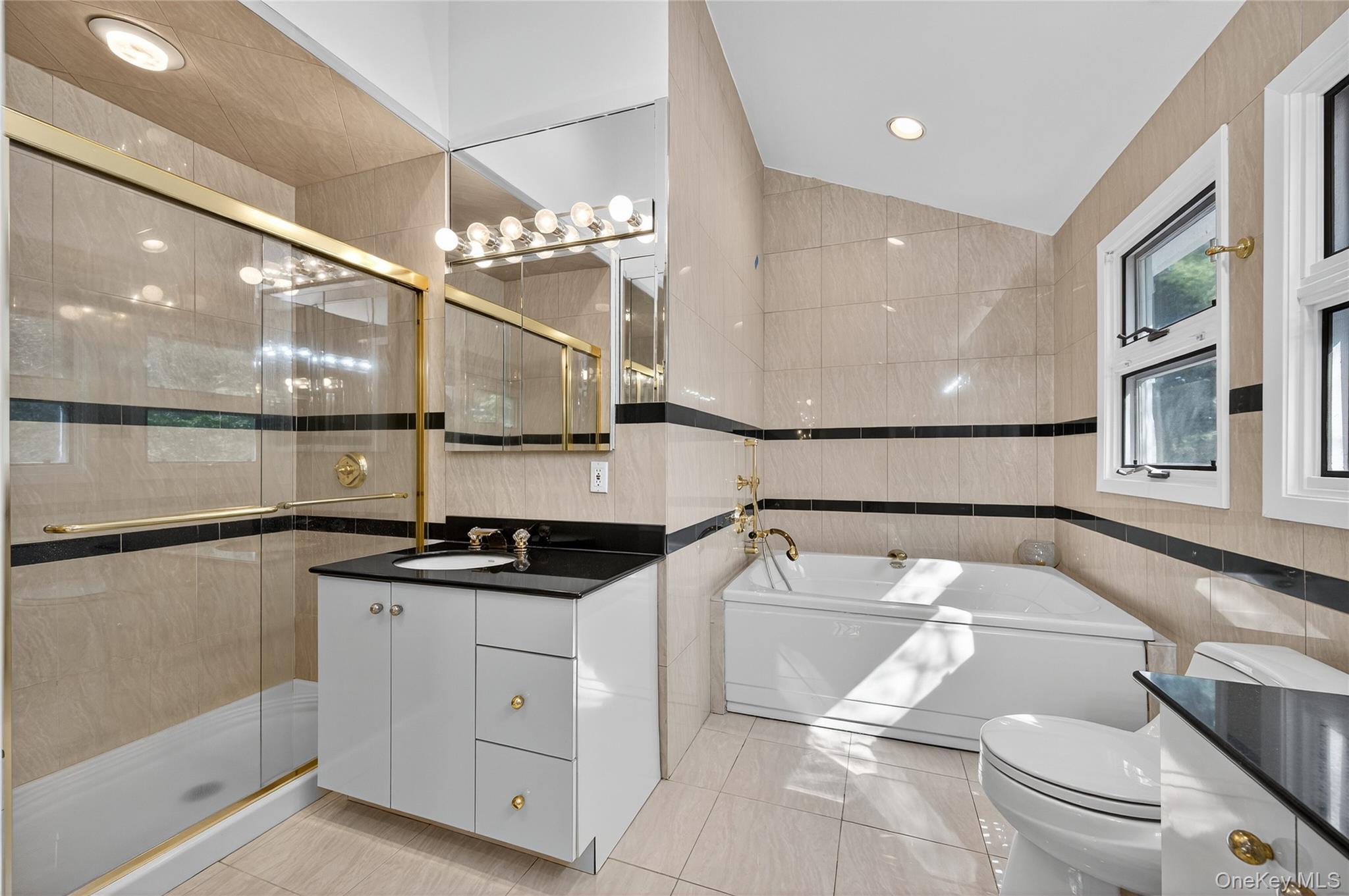 Single Family Hummingbird Nassau County, NY 11576, MLS-921424-19