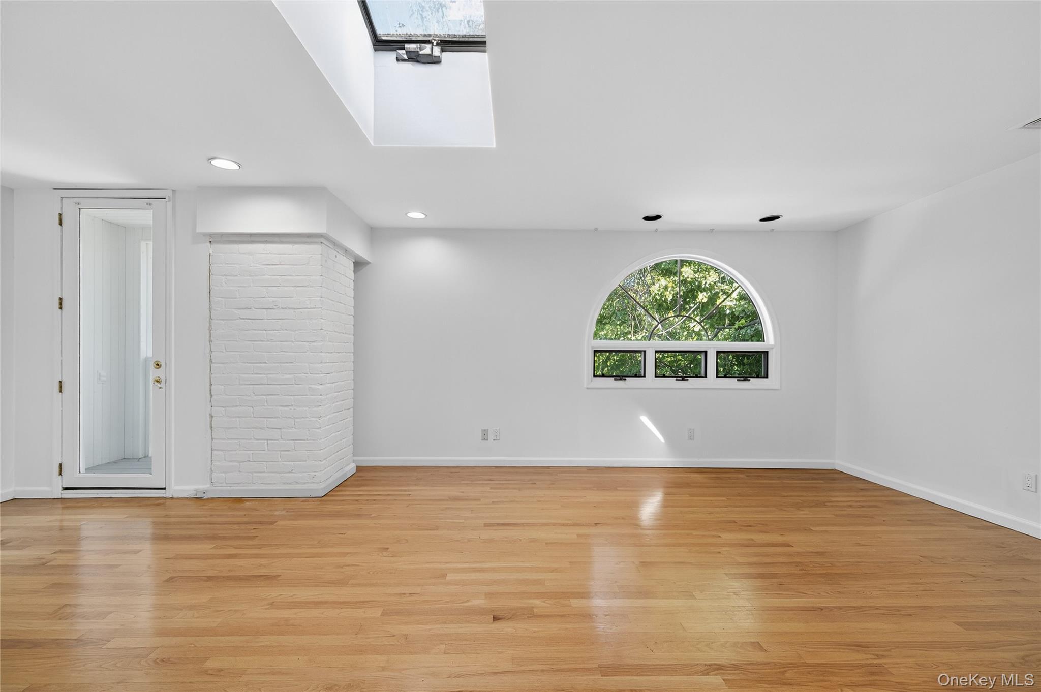 Single Family Hummingbird Nassau County, NY 11576, MLS-921424-20