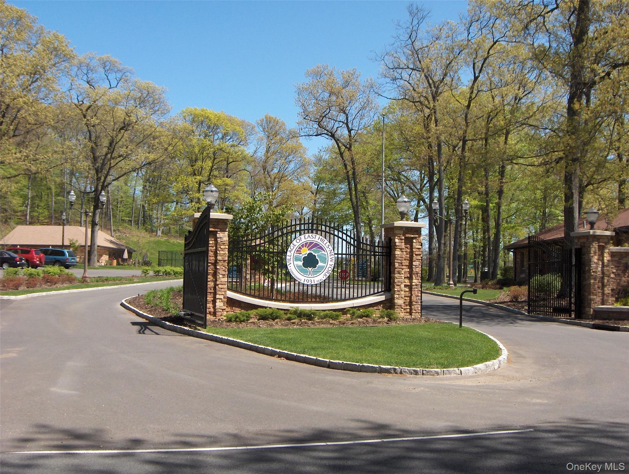 Single Family Hummingbird Nassau County, NY 11576, MLS-921424-37