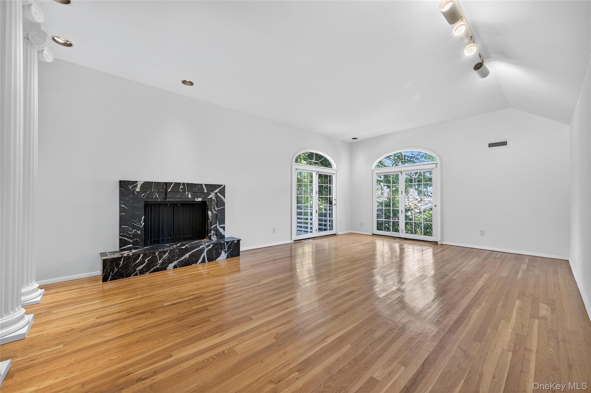 Single Family Hummingbird Nassau County, NY 11576, MLS-921424-5