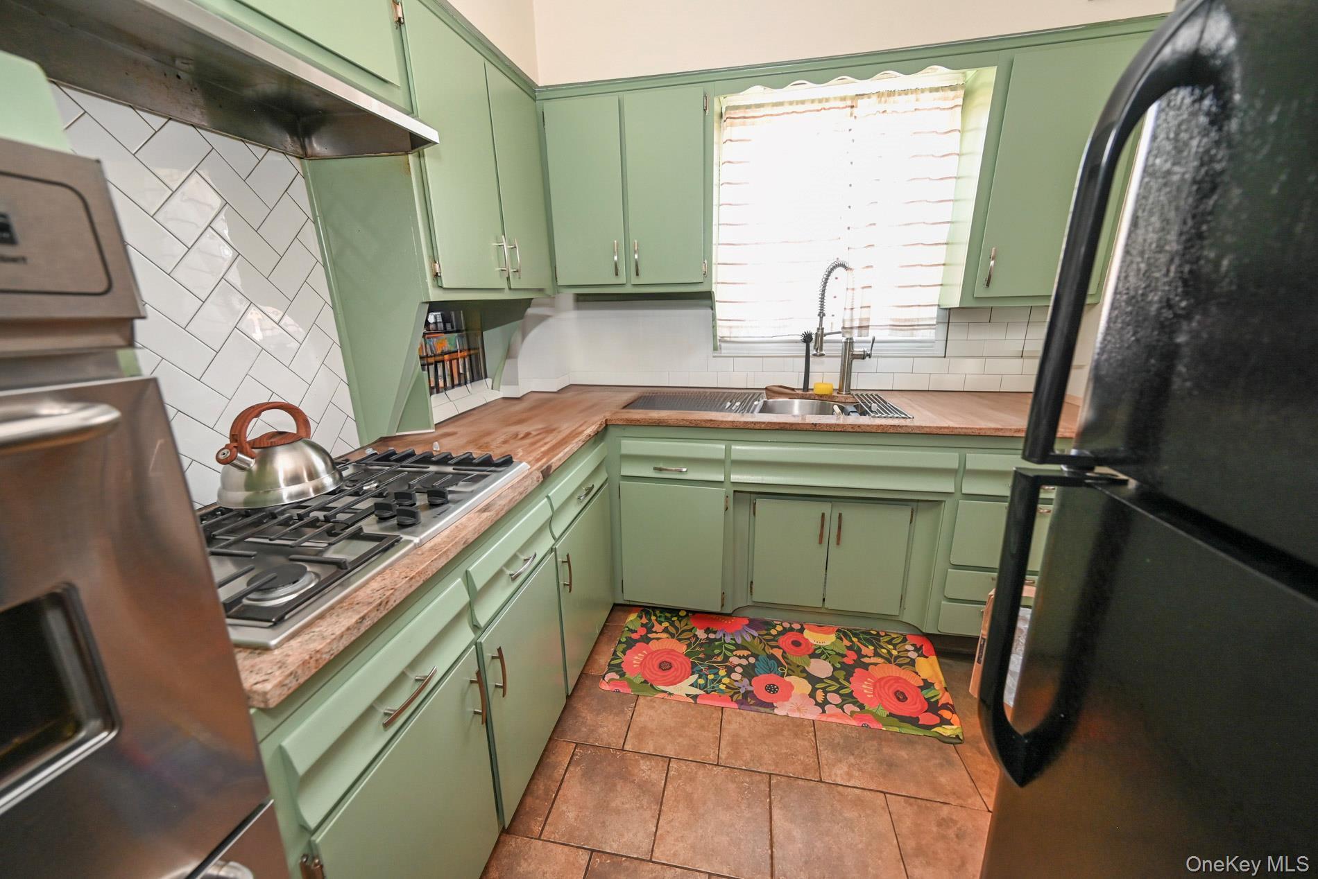 Single Family Caldwell  Queens, NY 11379, MLS-921468-20