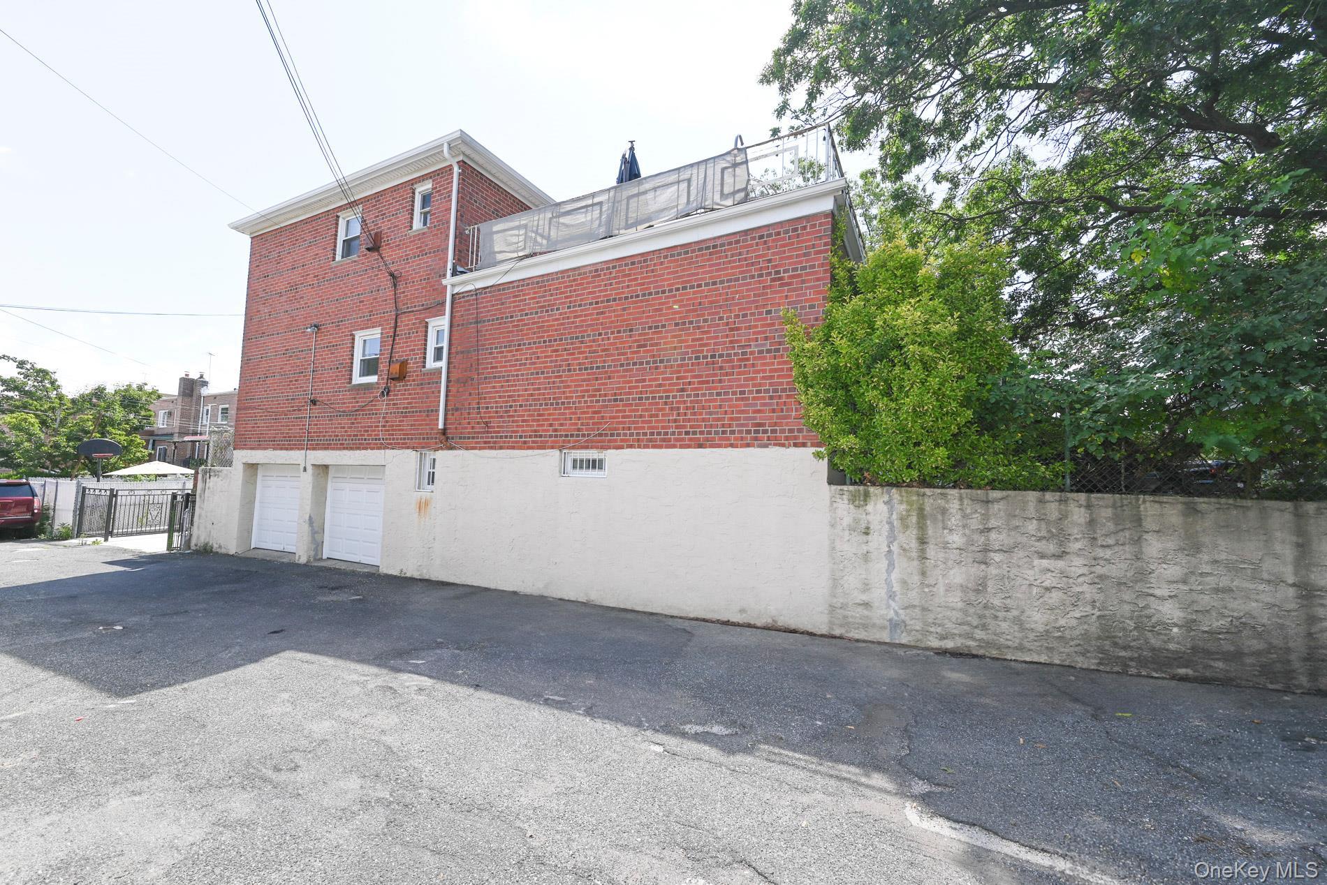 Single Family Caldwell  Queens, NY 11379, MLS-921468-3