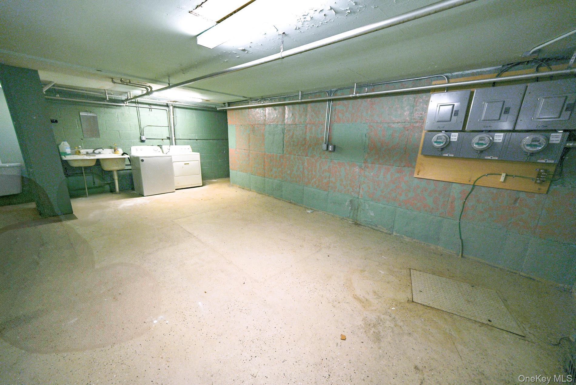 Single Family Caldwell  Queens, NY 11379, MLS-921468-33