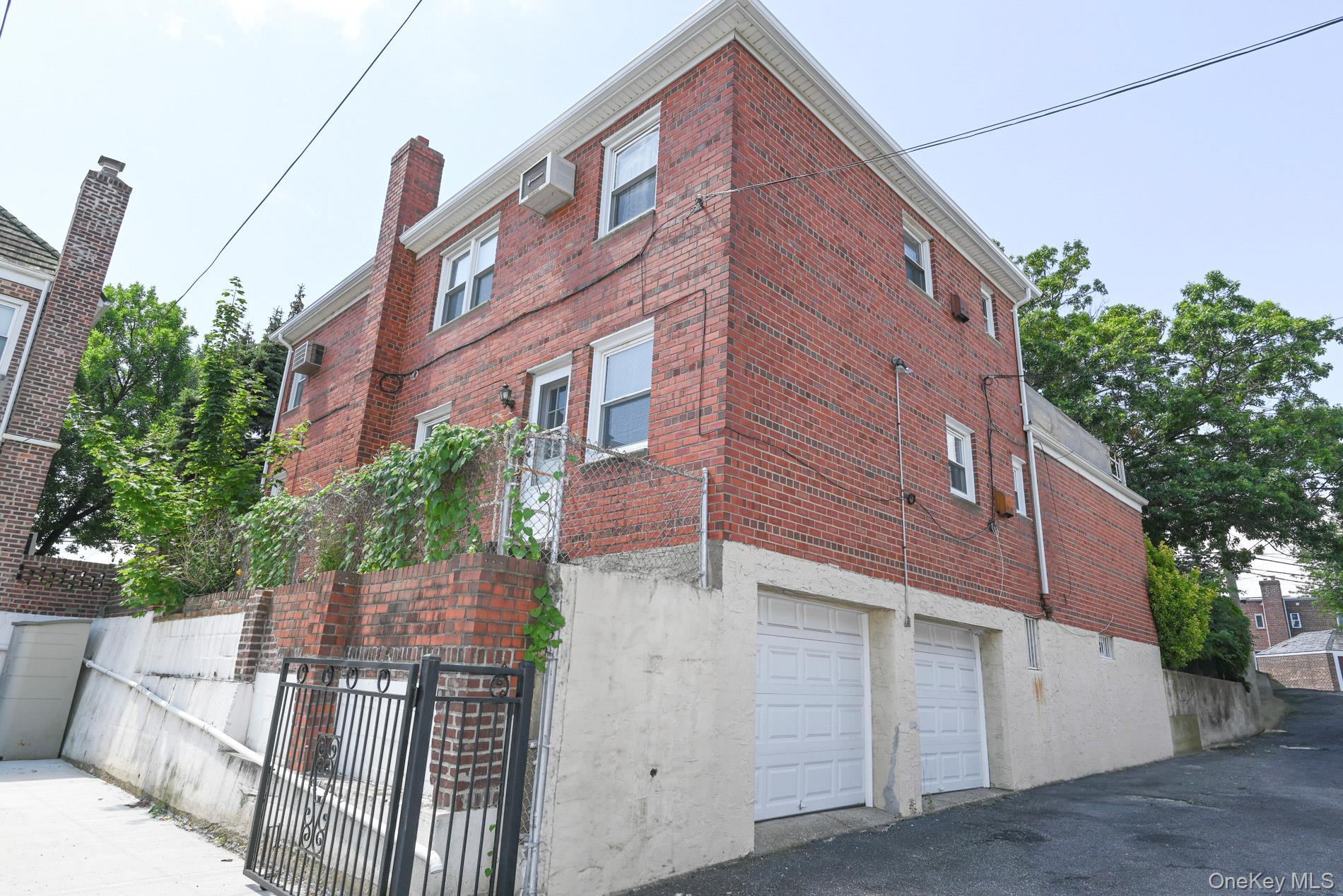 Single Family Caldwell  Queens, NY 11379, MLS-921468-4