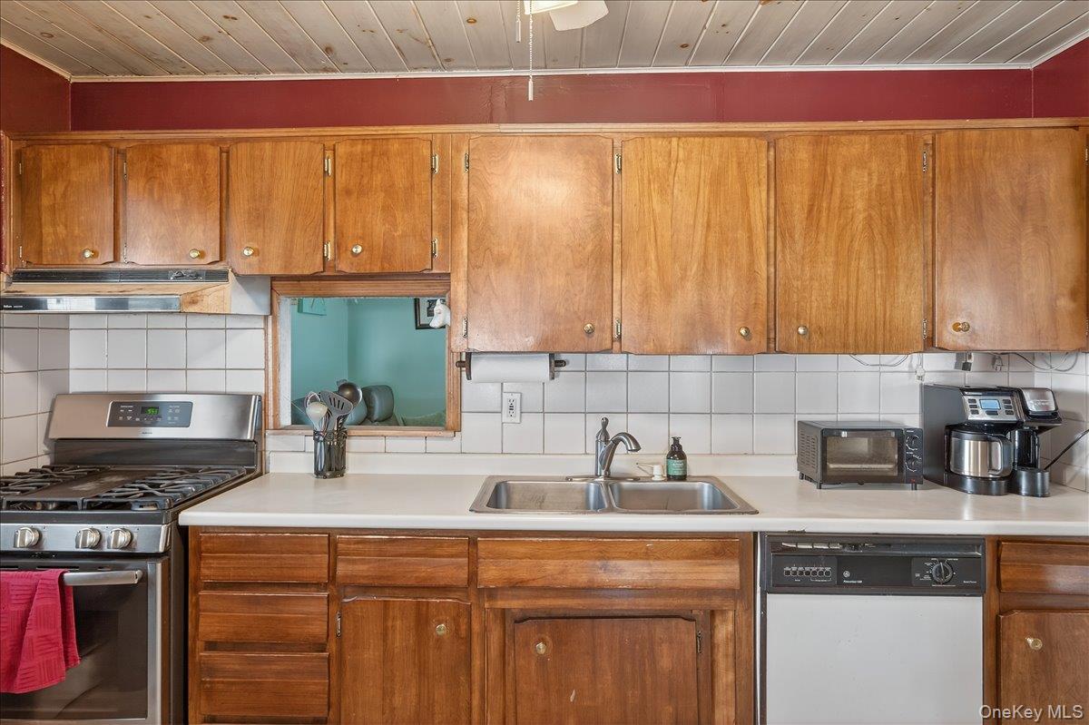 Single Family Avenue C  Suffolk County, NY 11741, MLS-921486-3