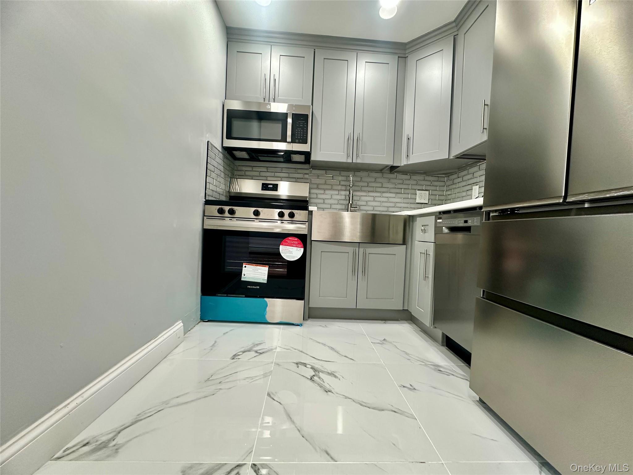 Single Family Mickle  Bronx, NY 10469, MLS-921508-16