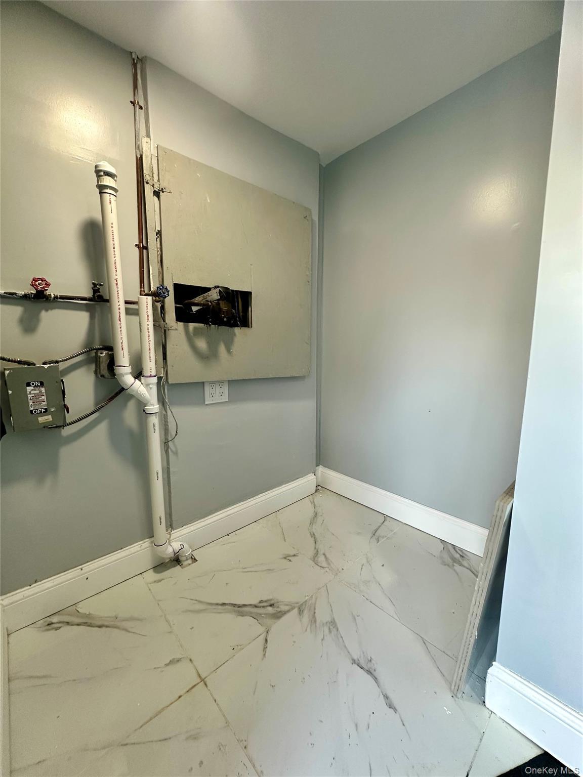 Single Family Mickle  Bronx, NY 10469, MLS-921508-25