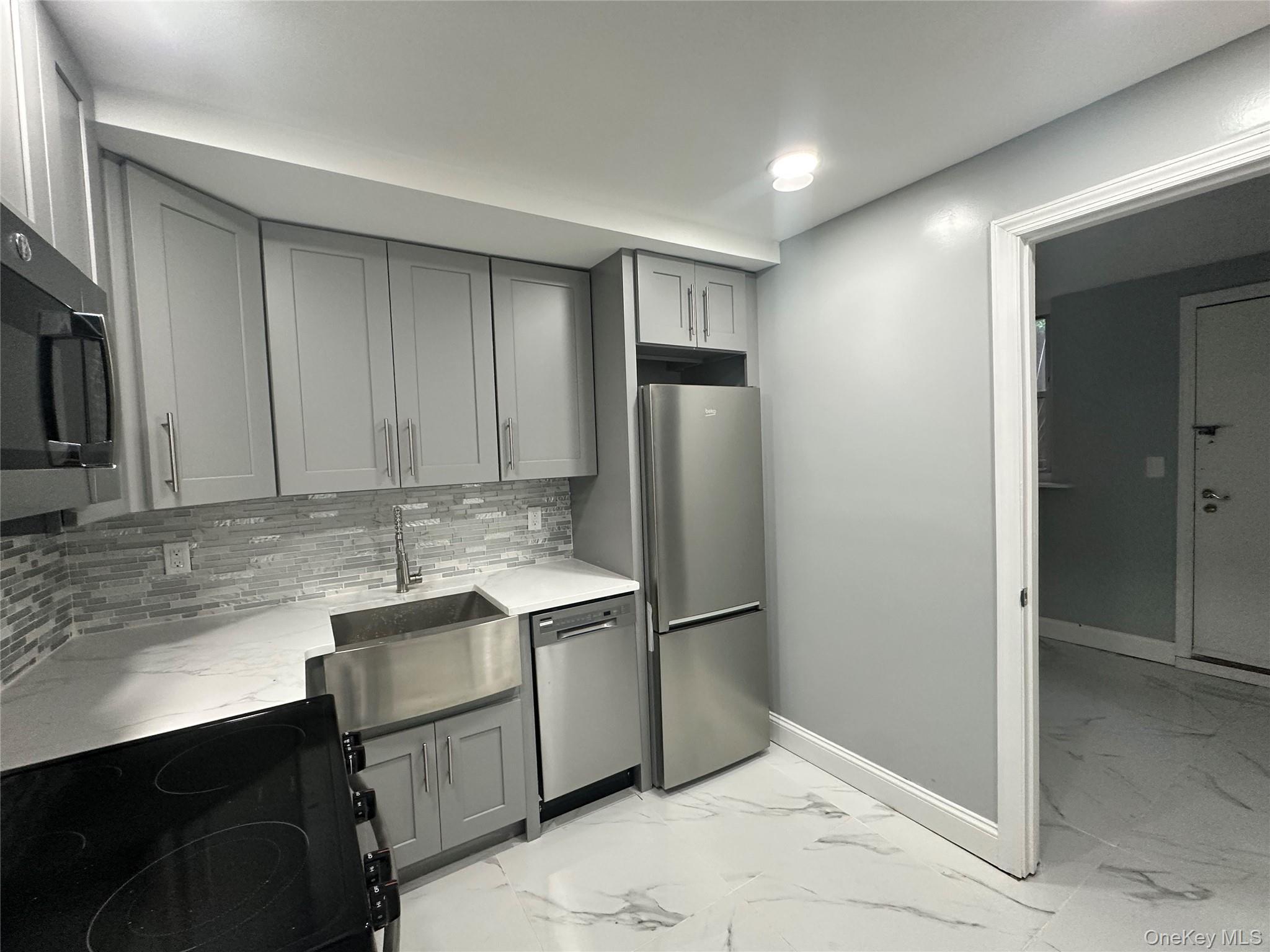 Single Family Mickle  Bronx, NY 10469, MLS-921508-7