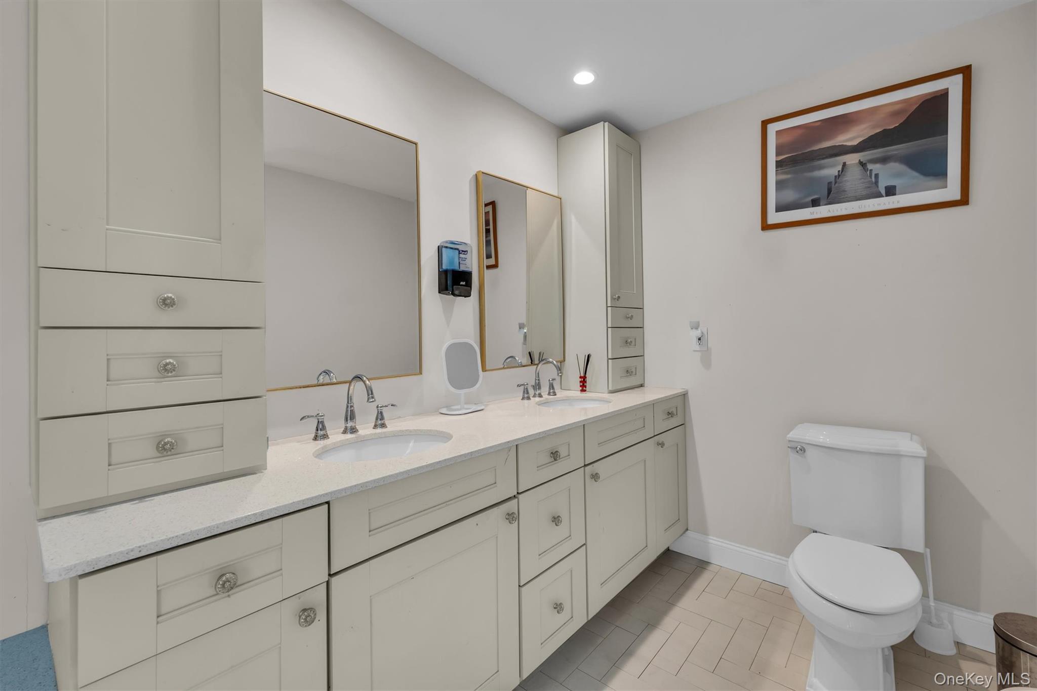 Single Family Woods Suffolk County, NY 11933, MLS-921519-26