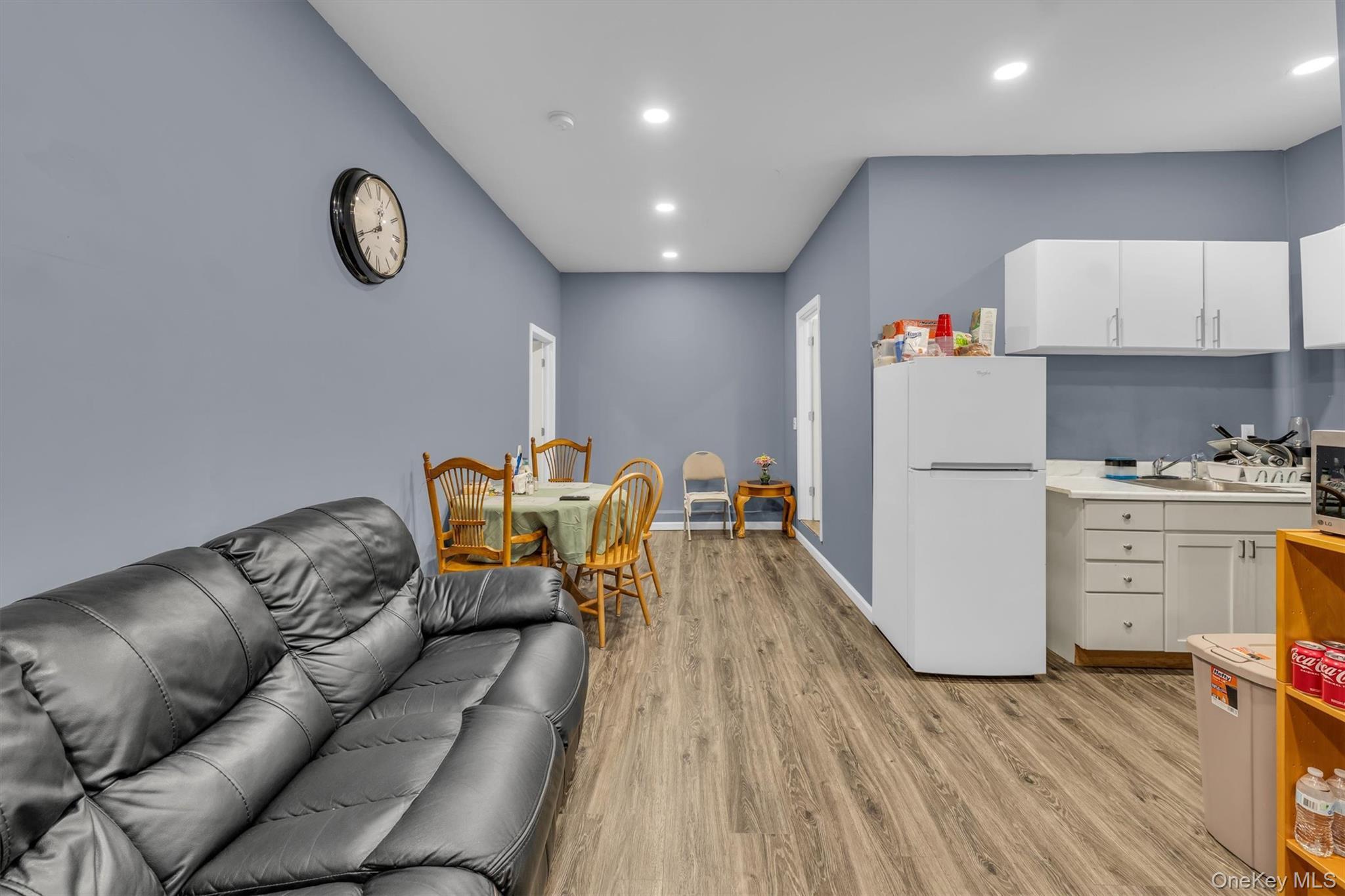 Single Family Woods Suffolk County, NY 11933, MLS-921519-36