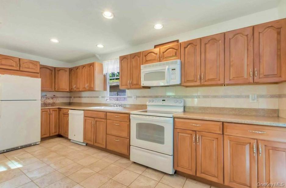Single Family Grove Road Suffolk County, NY 11971, MLS-921579-4