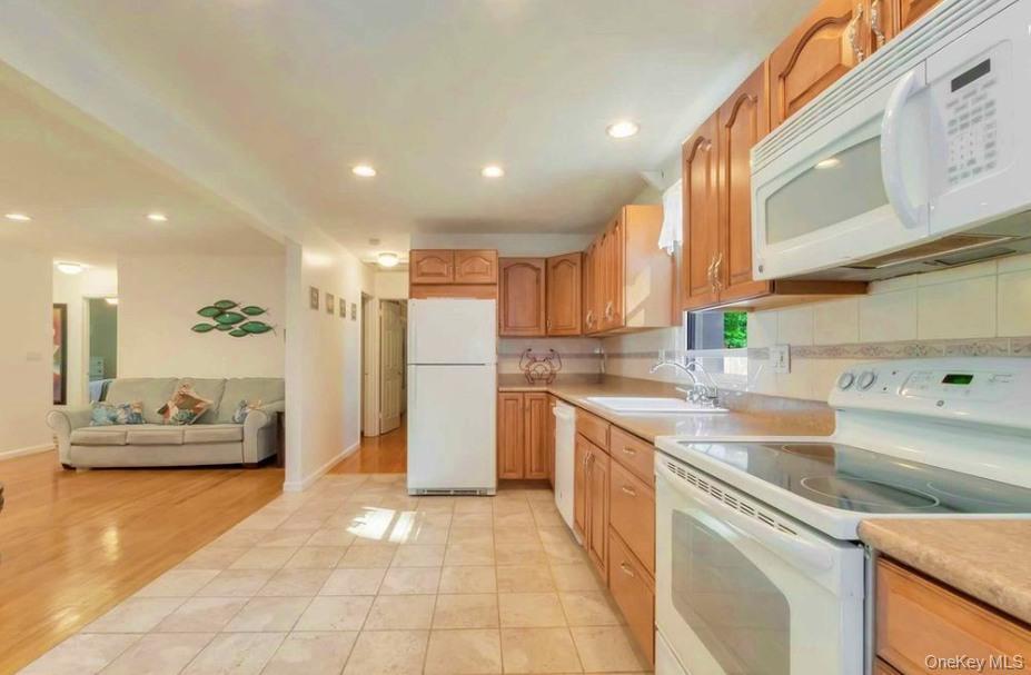 Single Family Grove Road Suffolk County, NY 11971, MLS-921579-5