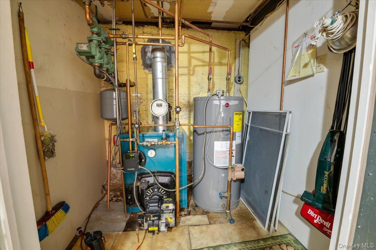 Single Family Mallard  Nassau County, NY 11756, MLS-921587-29