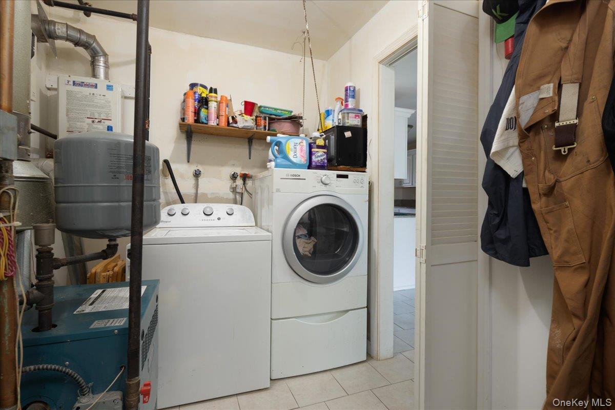 Single Family Parente Nassau County, NY 11558, MLS-921588-10