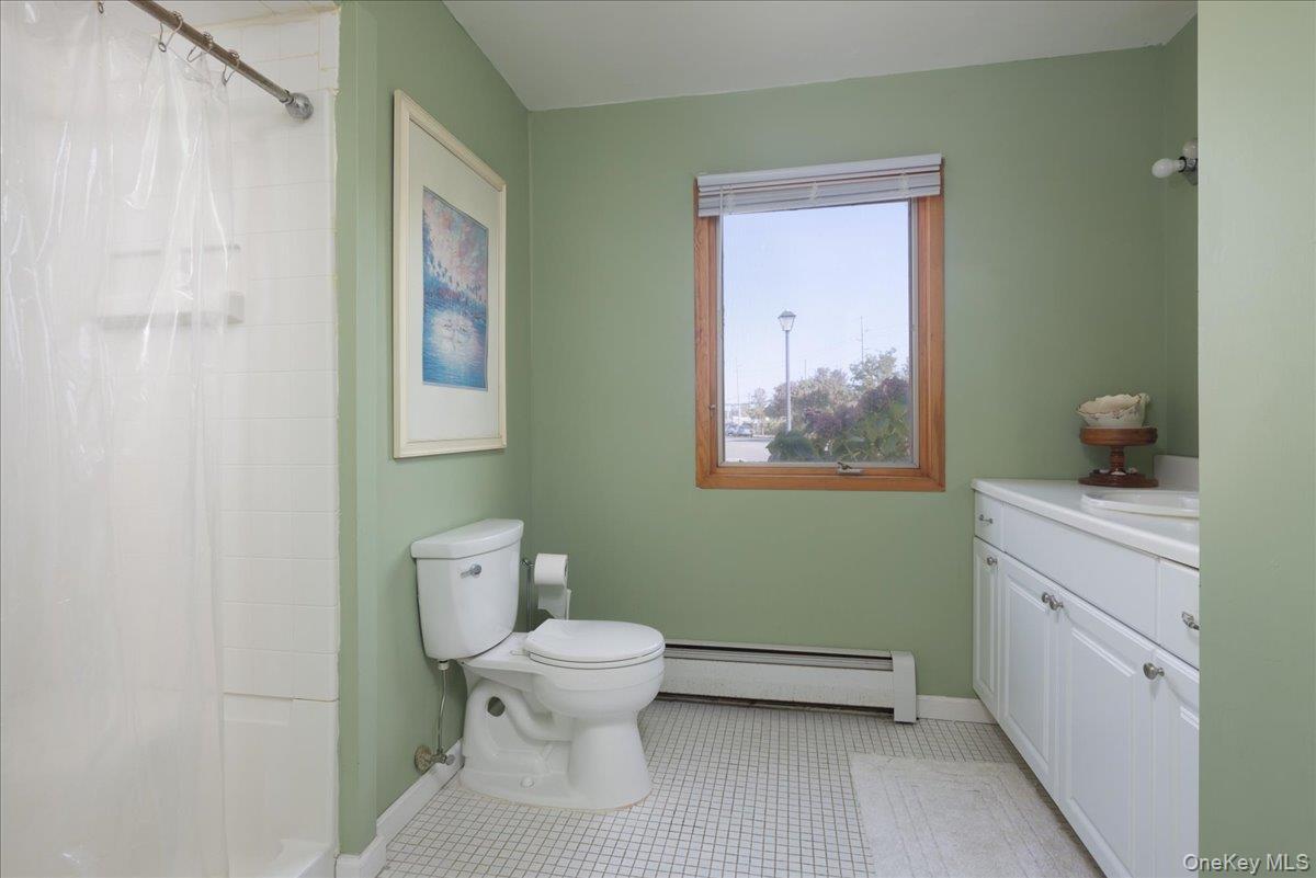 Single Family Parente Nassau County, NY 11558, MLS-921588-16