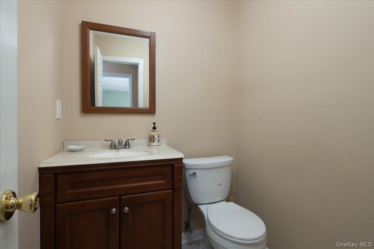 Single Family Parente Nassau County, NY 11558, MLS-921588-17