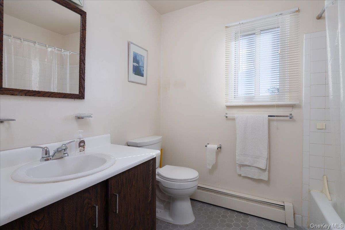 Single Family Parente Nassau County, NY 11558, MLS-921588-19