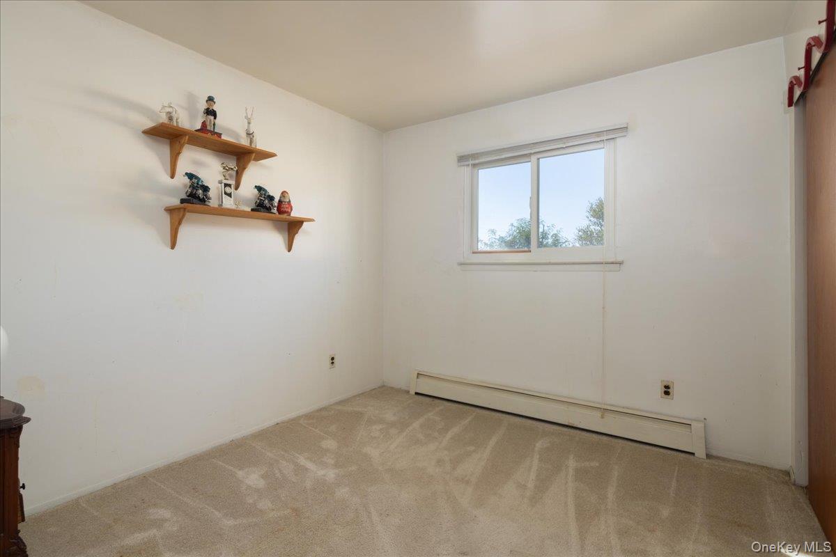 Single Family Parente Nassau County, NY 11558, MLS-921588-20