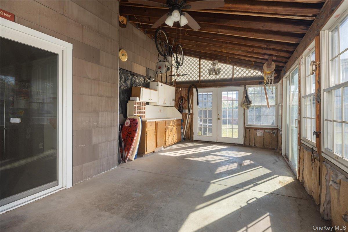 Single Family Parente Nassau County, NY 11558, MLS-921588-23