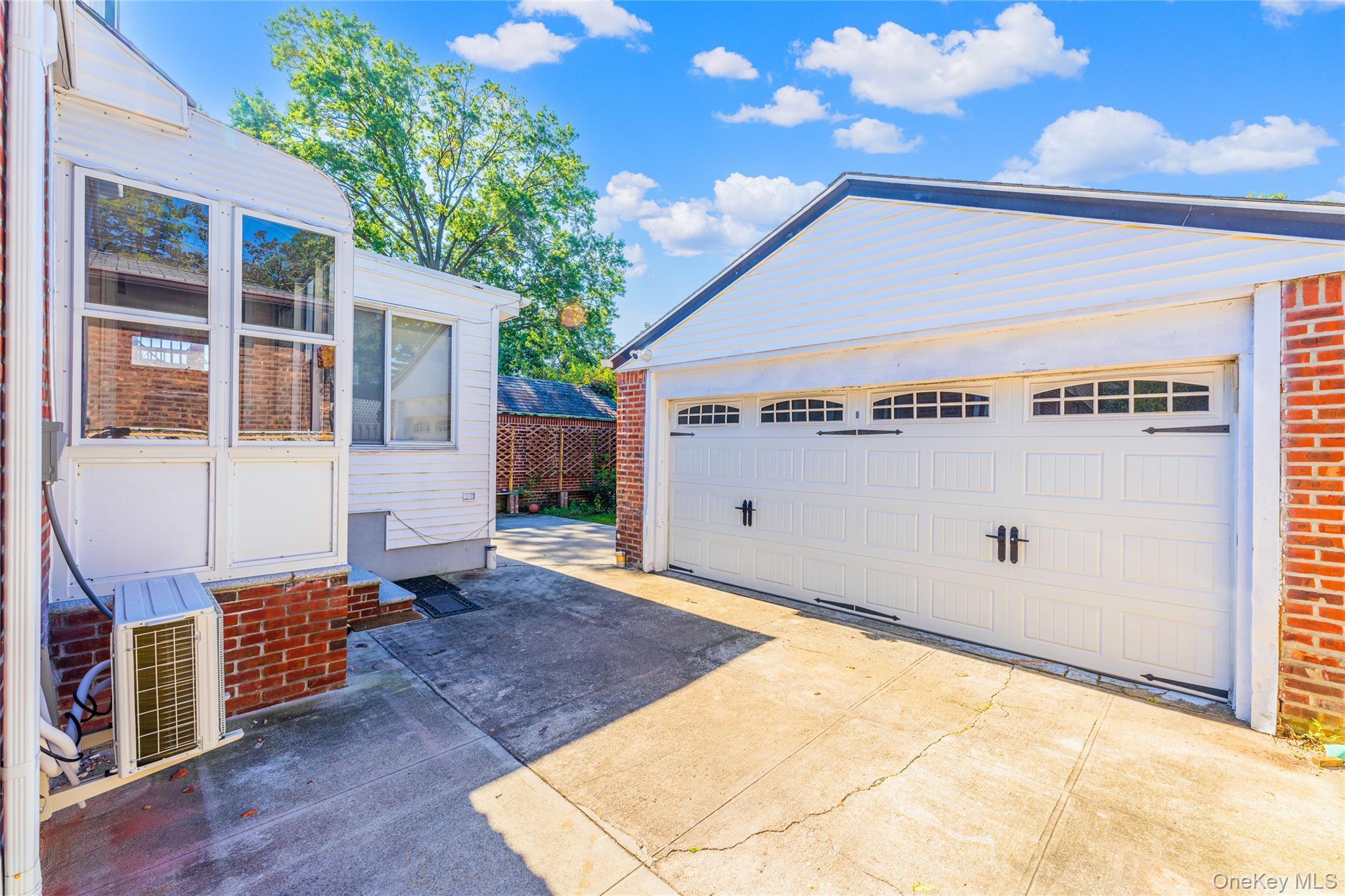 Single Family 212th Queens, NY 11364, MLS-921624-33