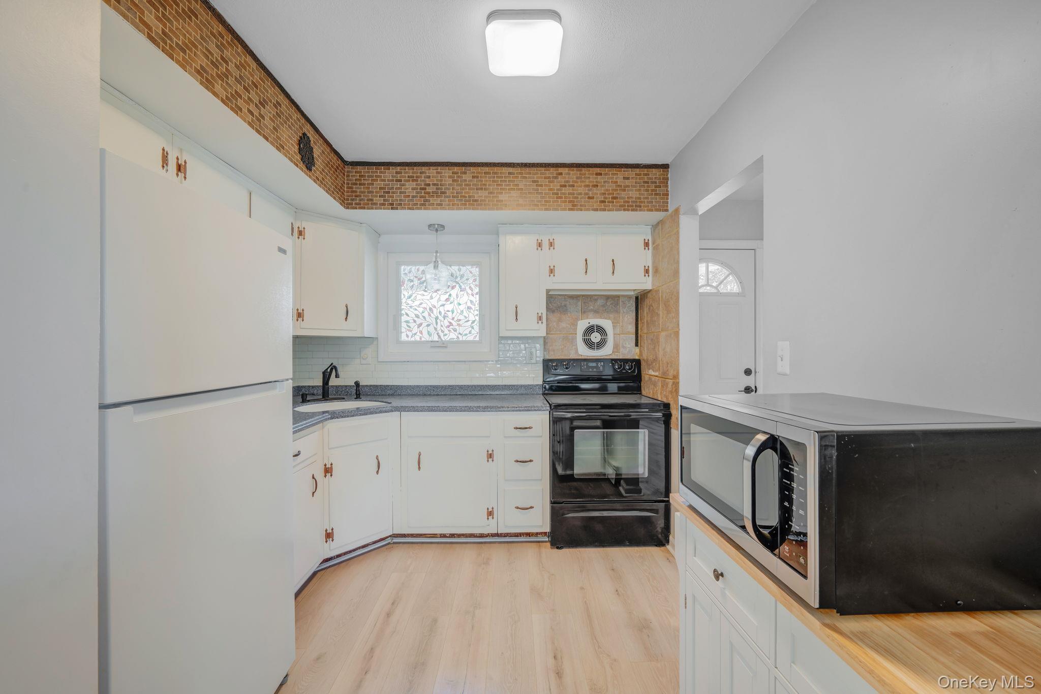 Single Family Bonny Suffolk County, NY 11950, MLS-921641-11