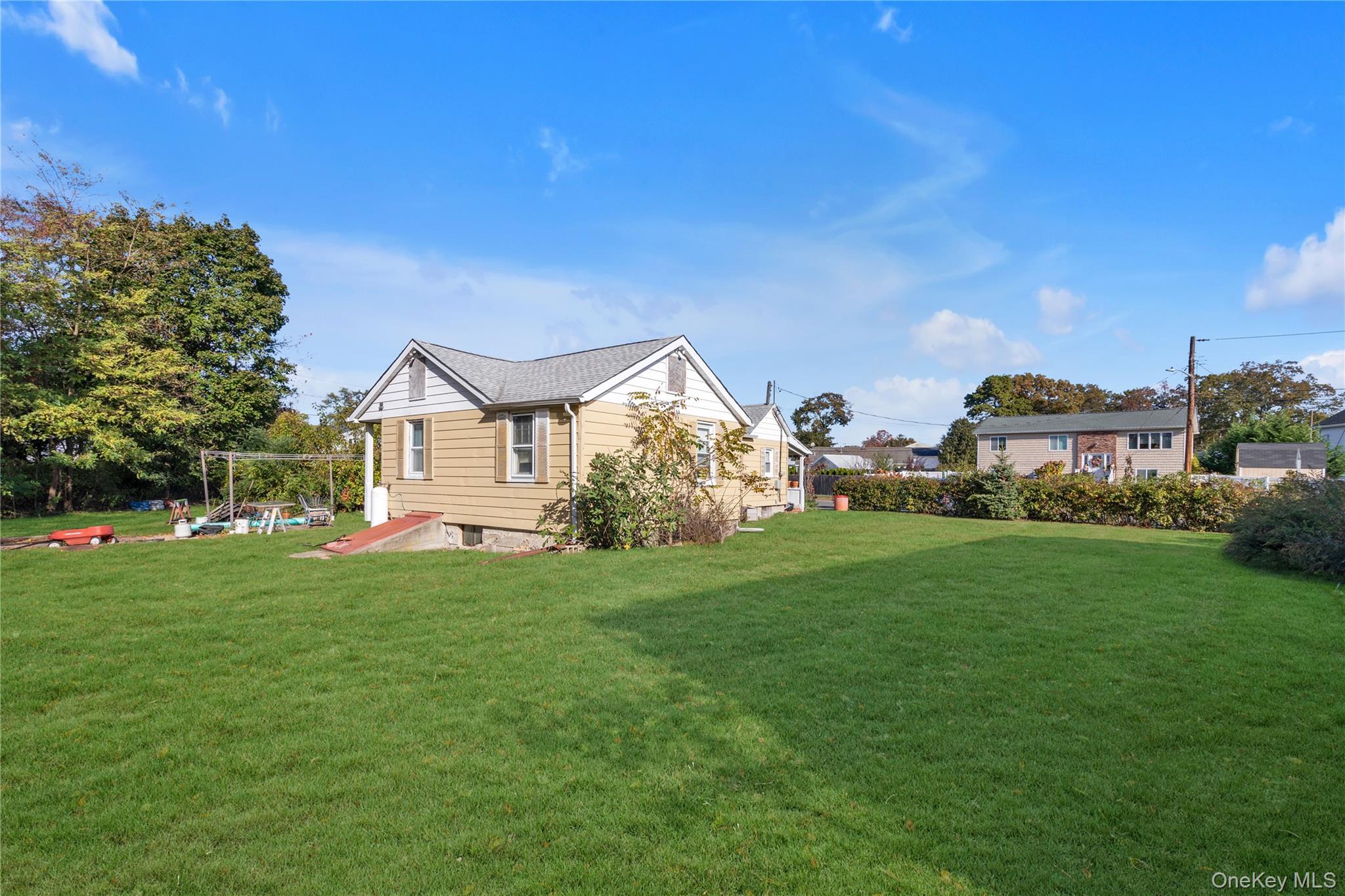 Single Family Woodrow Suffolk County, NY 11704, MLS-921651-11