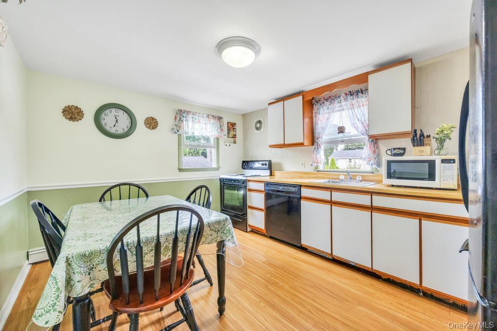 Single Family 12th Suffolk County, NY 11746, MLS-921720-11