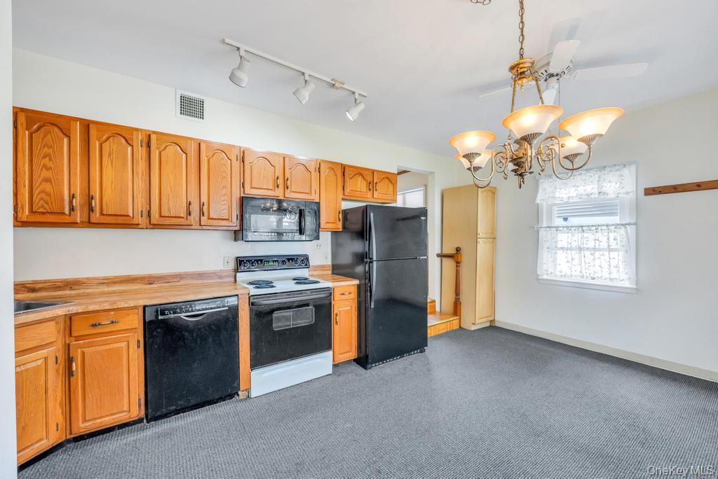 Single Family 12th Suffolk County, NY 11746, MLS-921720-15