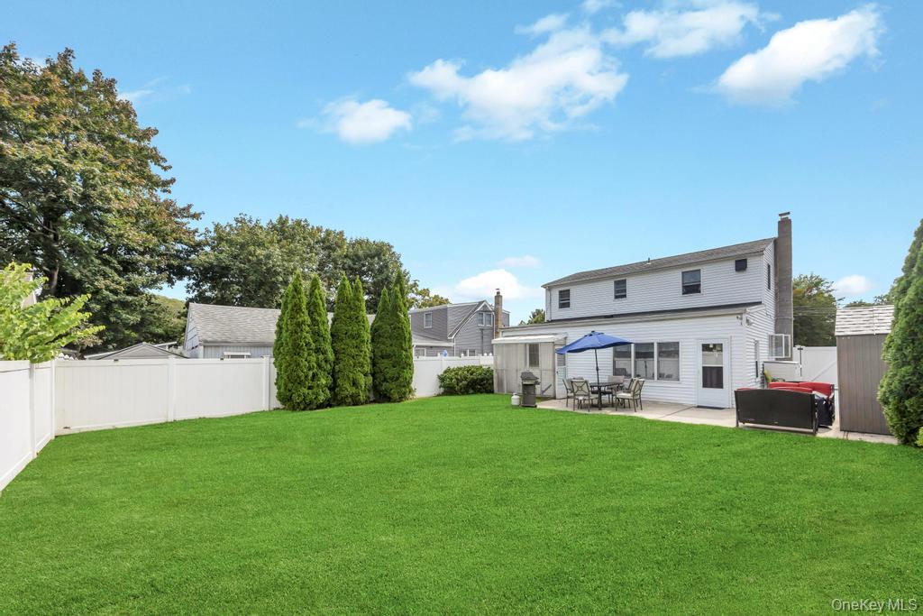 Single Family 12th Suffolk County, NY 11746, MLS-921720-5