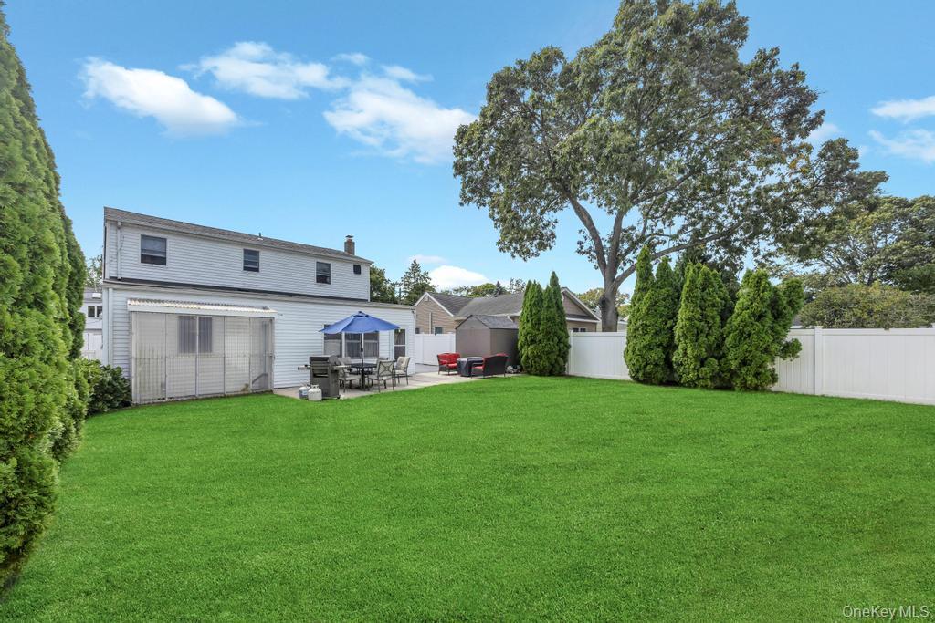 Single Family 12th Suffolk County, NY 11746, MLS-921720-6