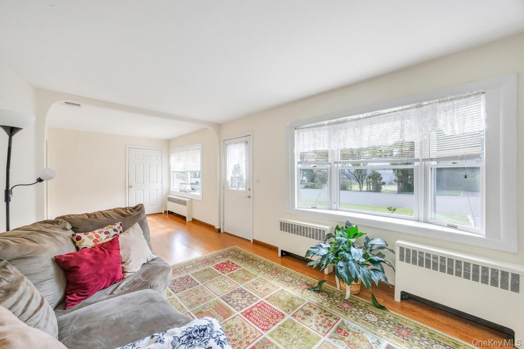 Single Family 12th Suffolk County, NY 11746, MLS-921720-9