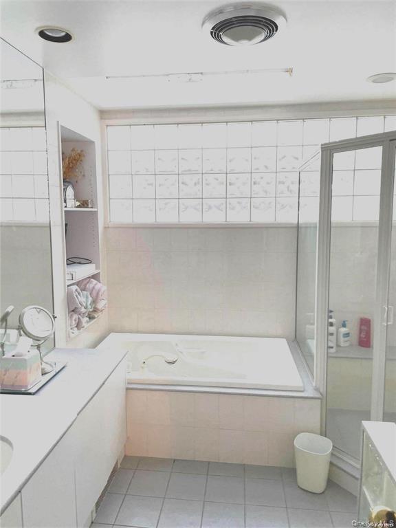 Single Family Carrel  Nassau County, NY 11572, MLS-921733-5