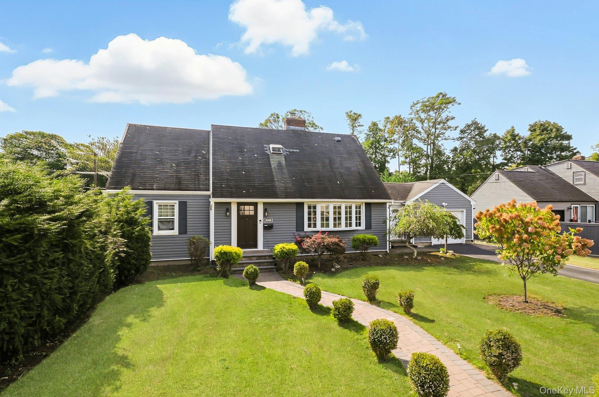 Single Family Linden Nassau County, NY 11793, MLS-921769-2