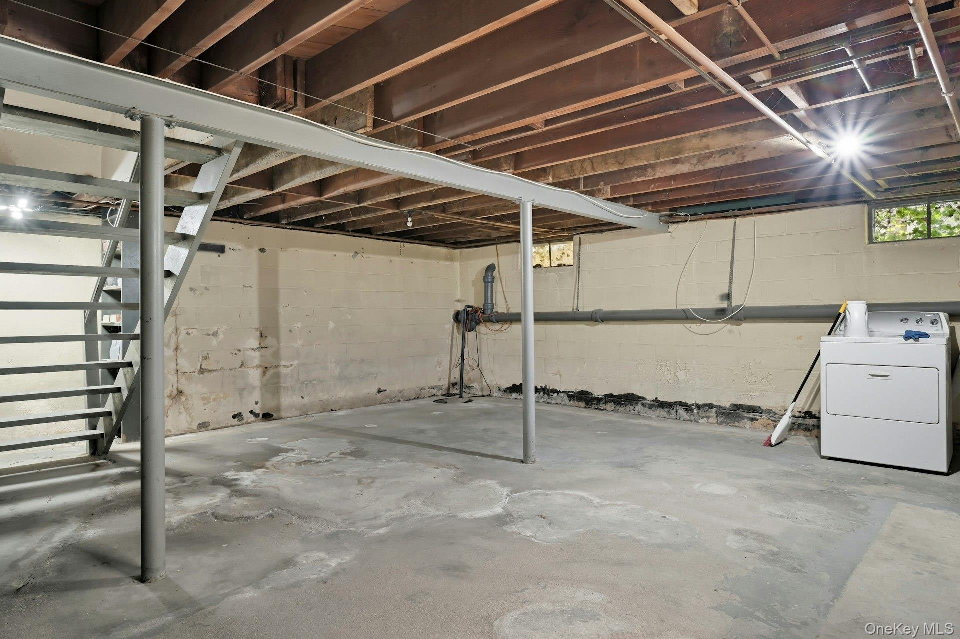 Single Family Linden Nassau County, NY 11793, MLS-921769-27