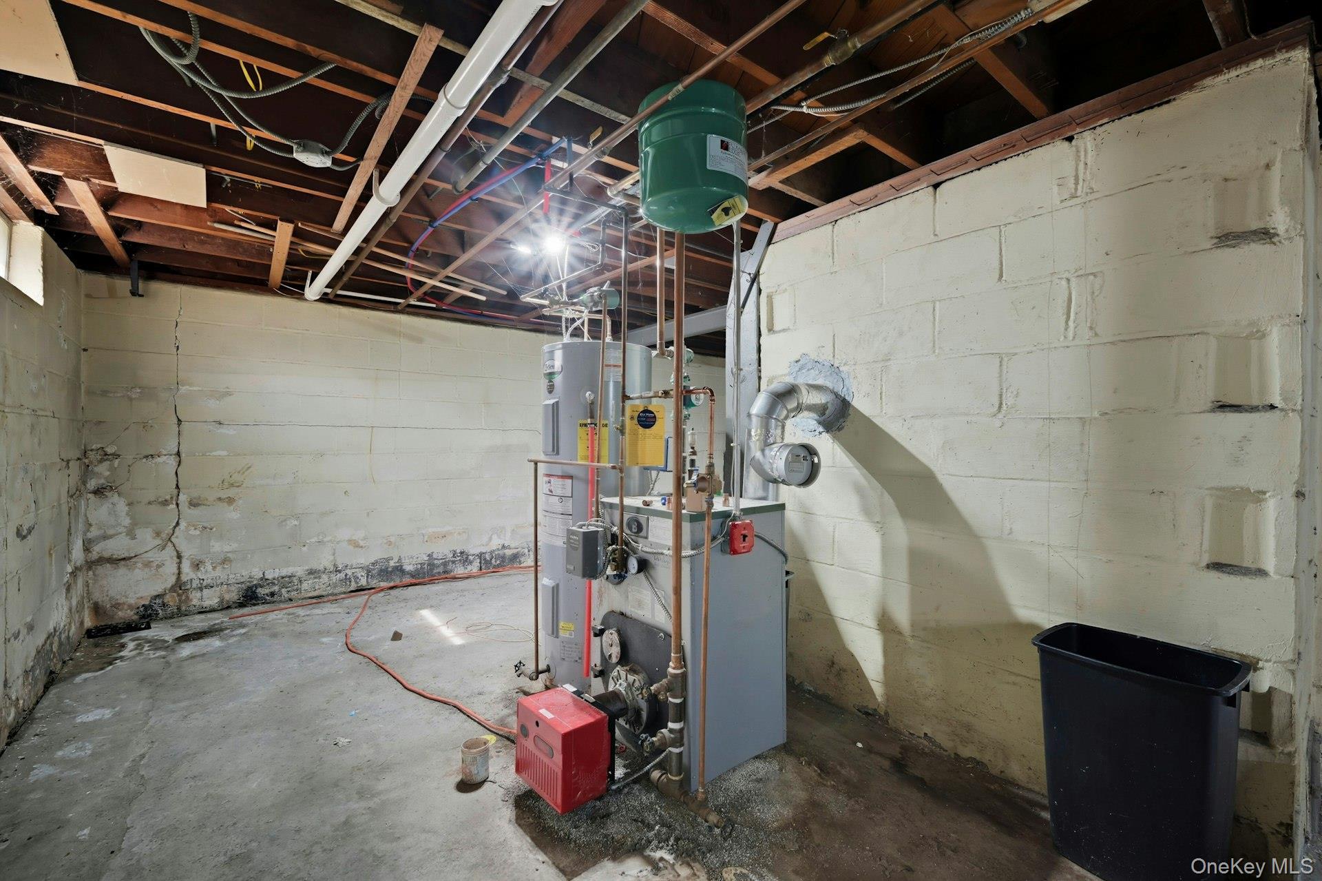 Single Family Linden Nassau County, NY 11793, MLS-921769-29