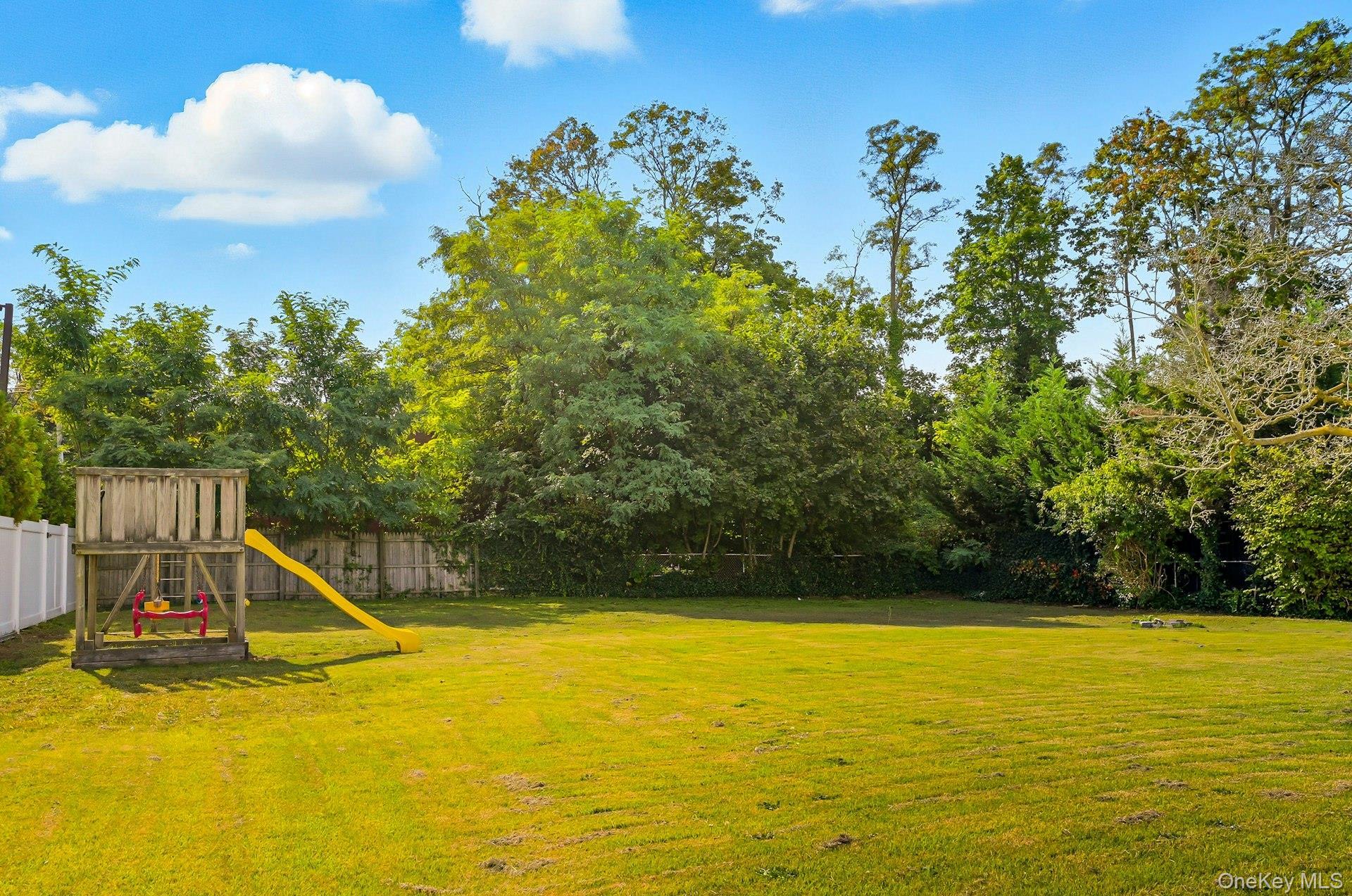 Single Family Linden Nassau County, NY 11793, MLS-921769-30