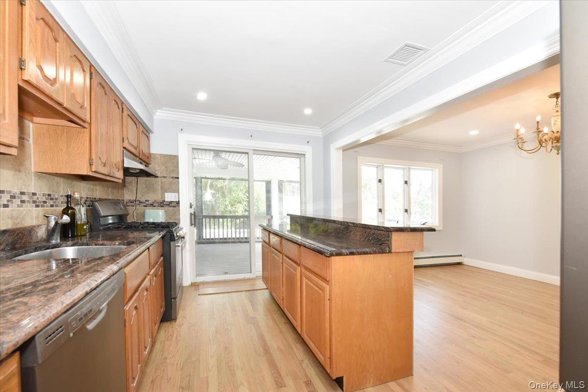 Single Family Block  Nassau County, NY 11762, MLS-921800-13