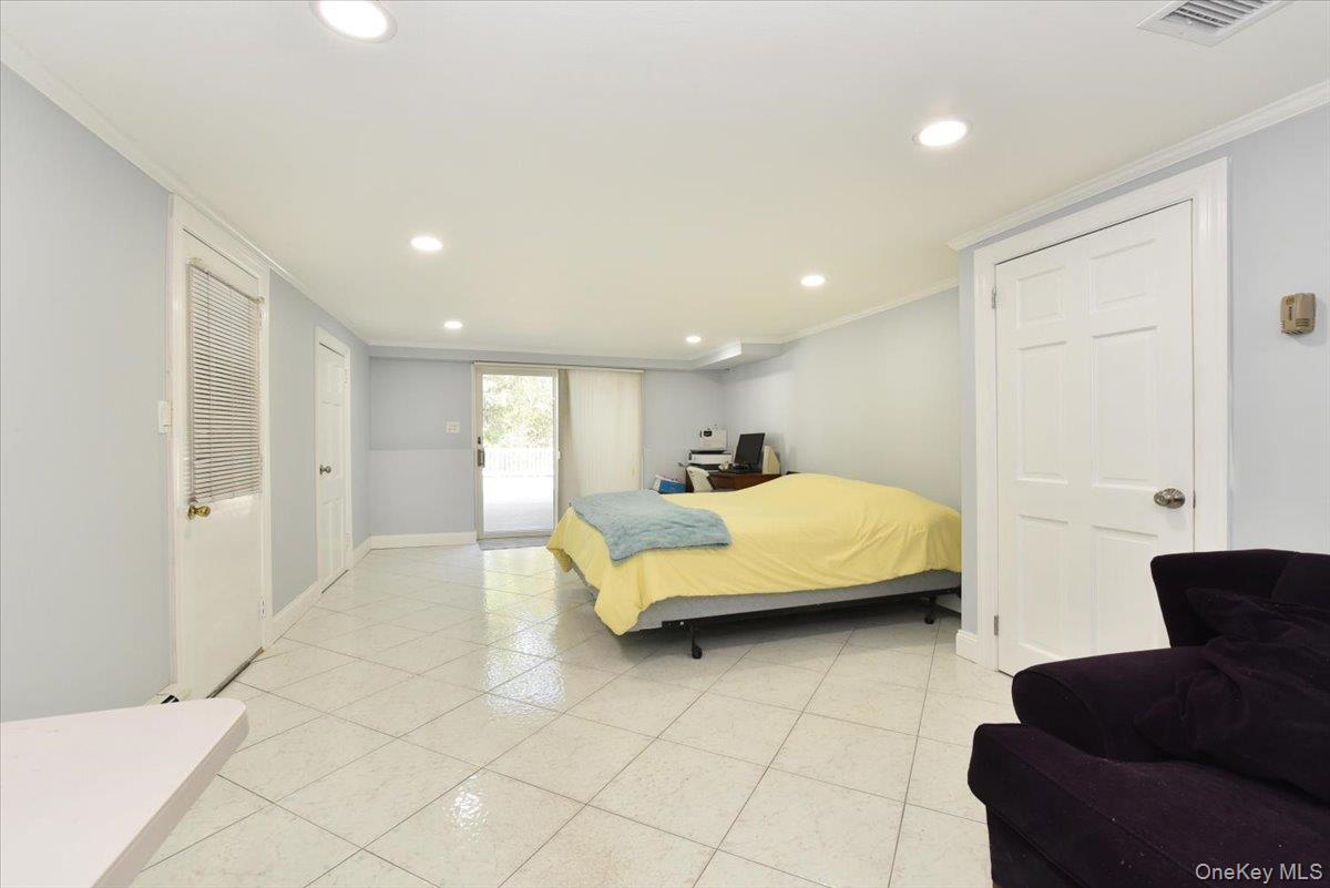 Single Family Block  Nassau County, NY 11762, MLS-921800-25