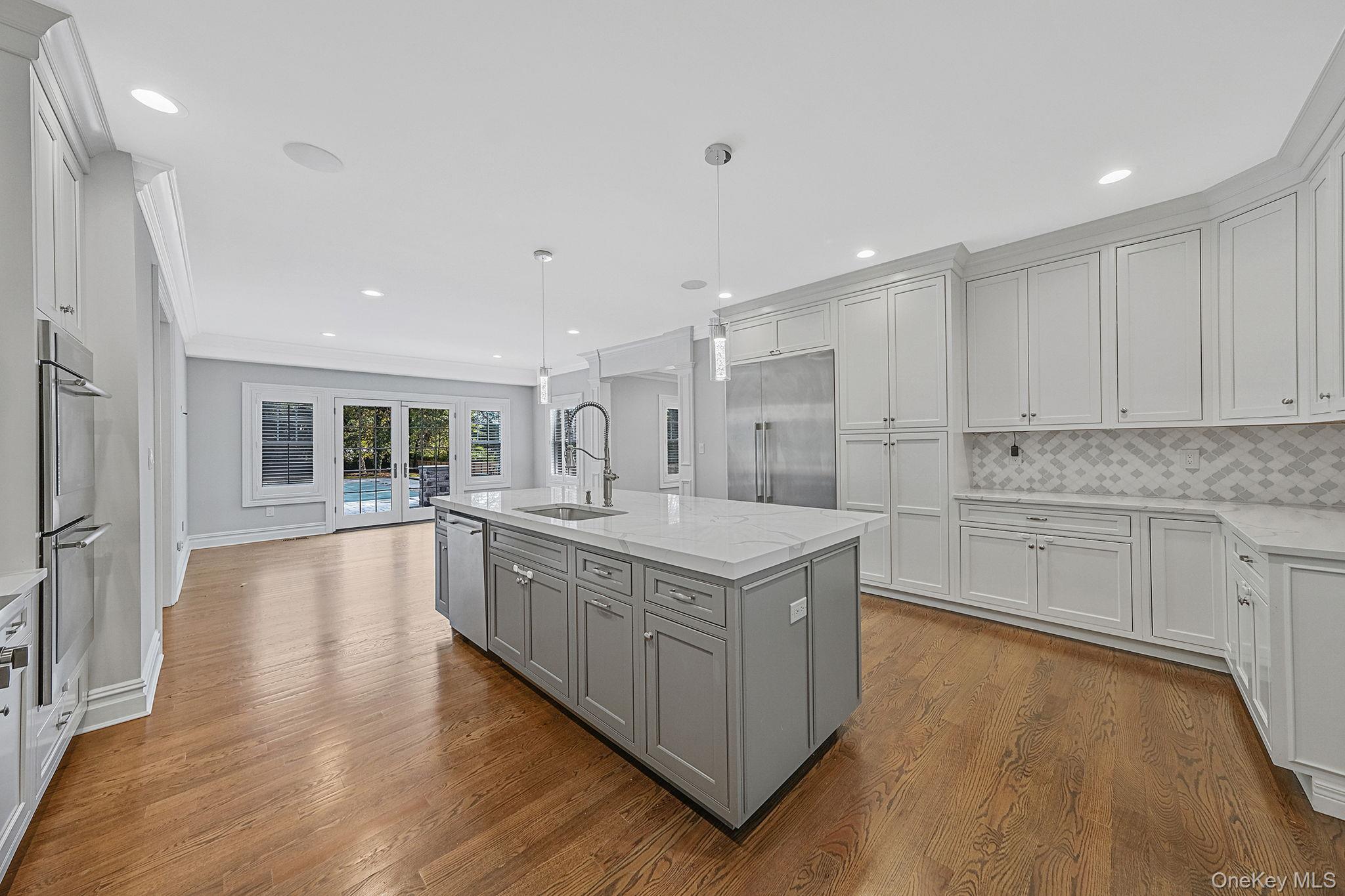 Single Family Carriage Suffolk County, NY 11746, MLS-921848-21