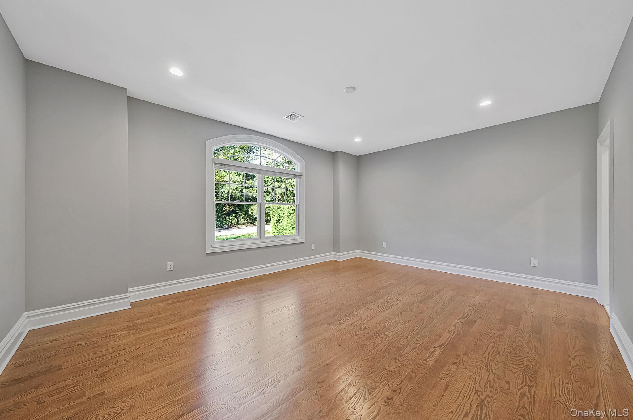 Single Family Carriage Suffolk County, NY 11746, MLS-921848-28