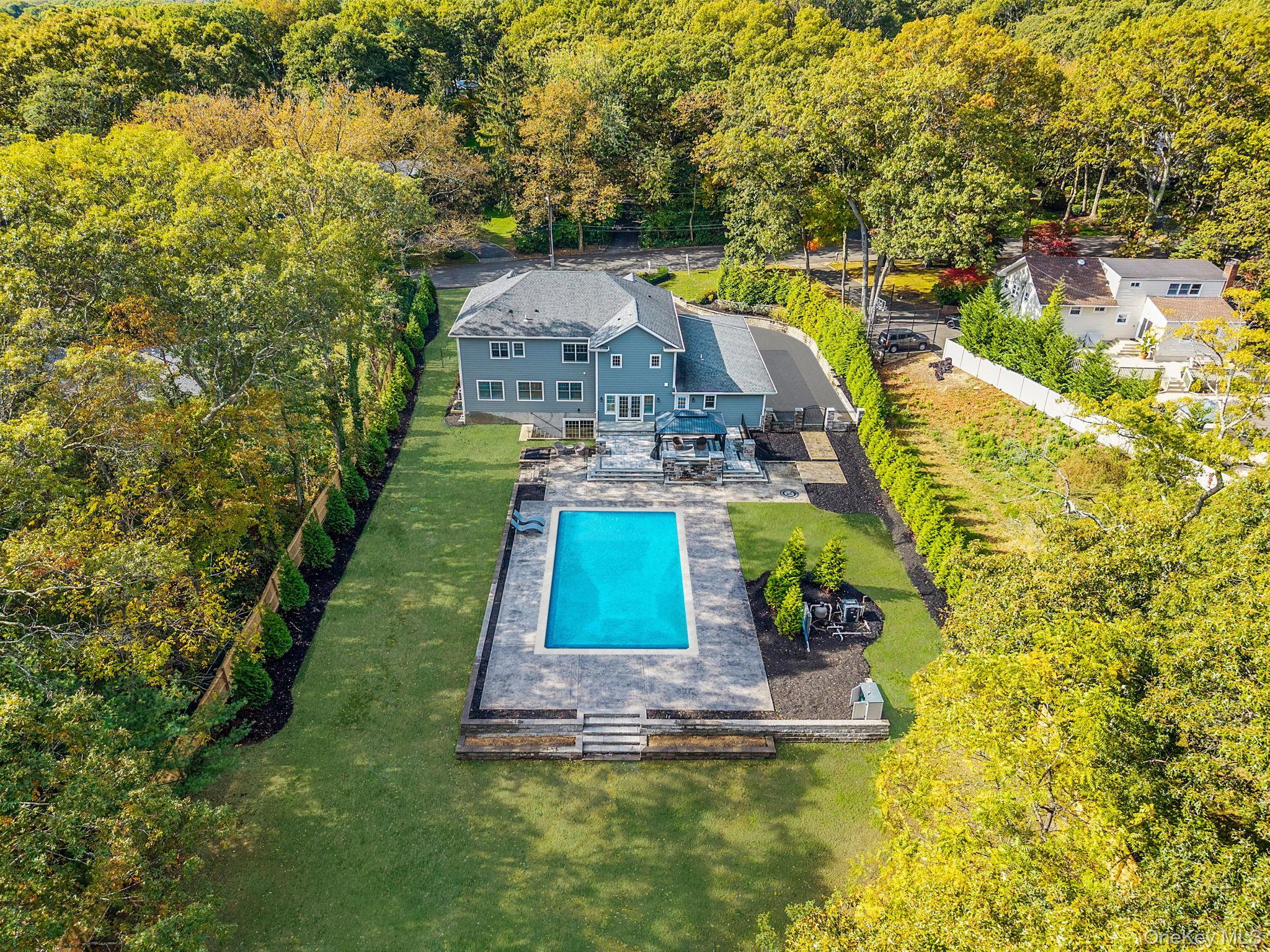 Single Family Carriage Suffolk County, NY 11746, MLS-921848-8